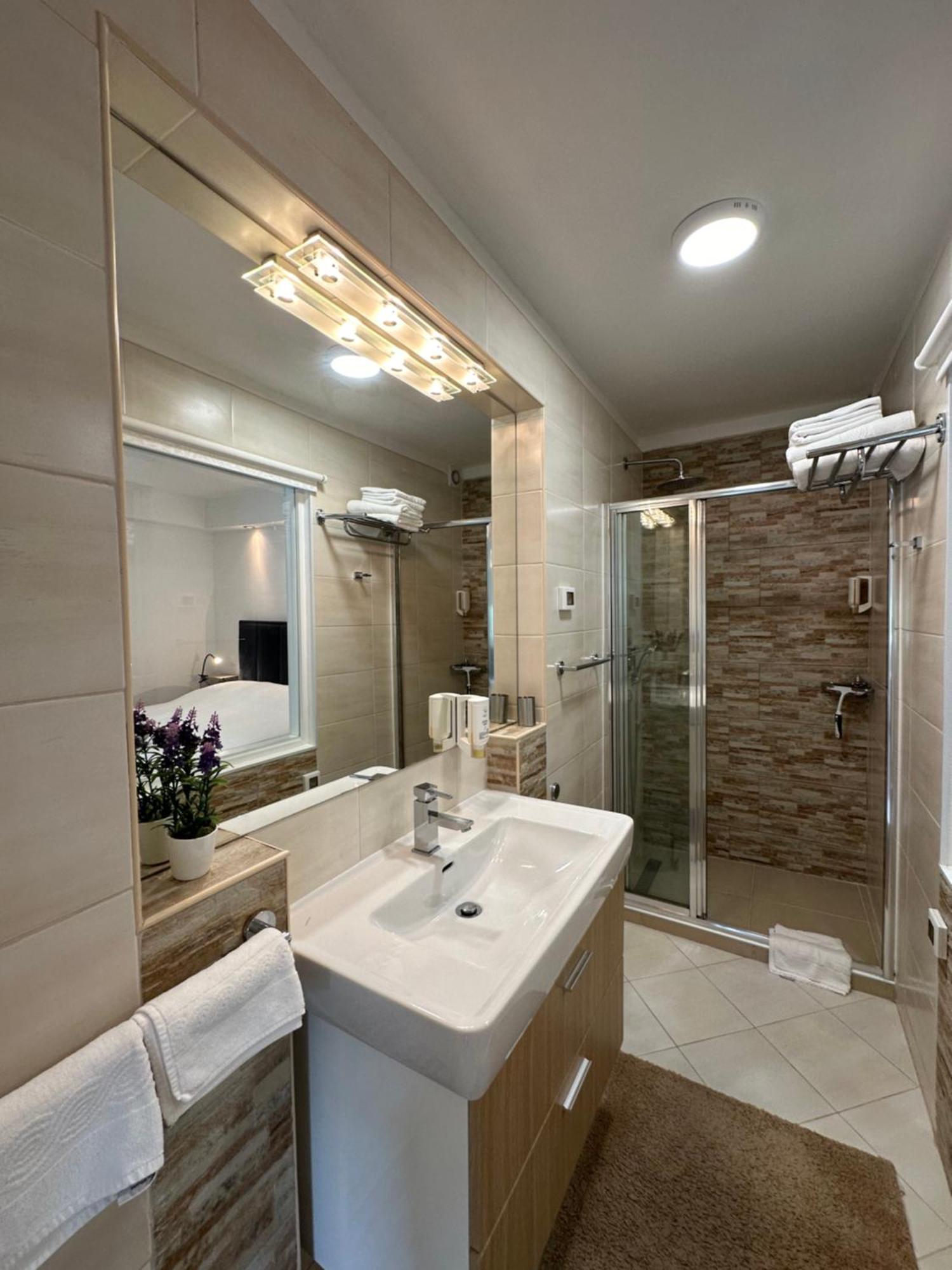 Villa Kos Rovinj Apartments Esterno foto