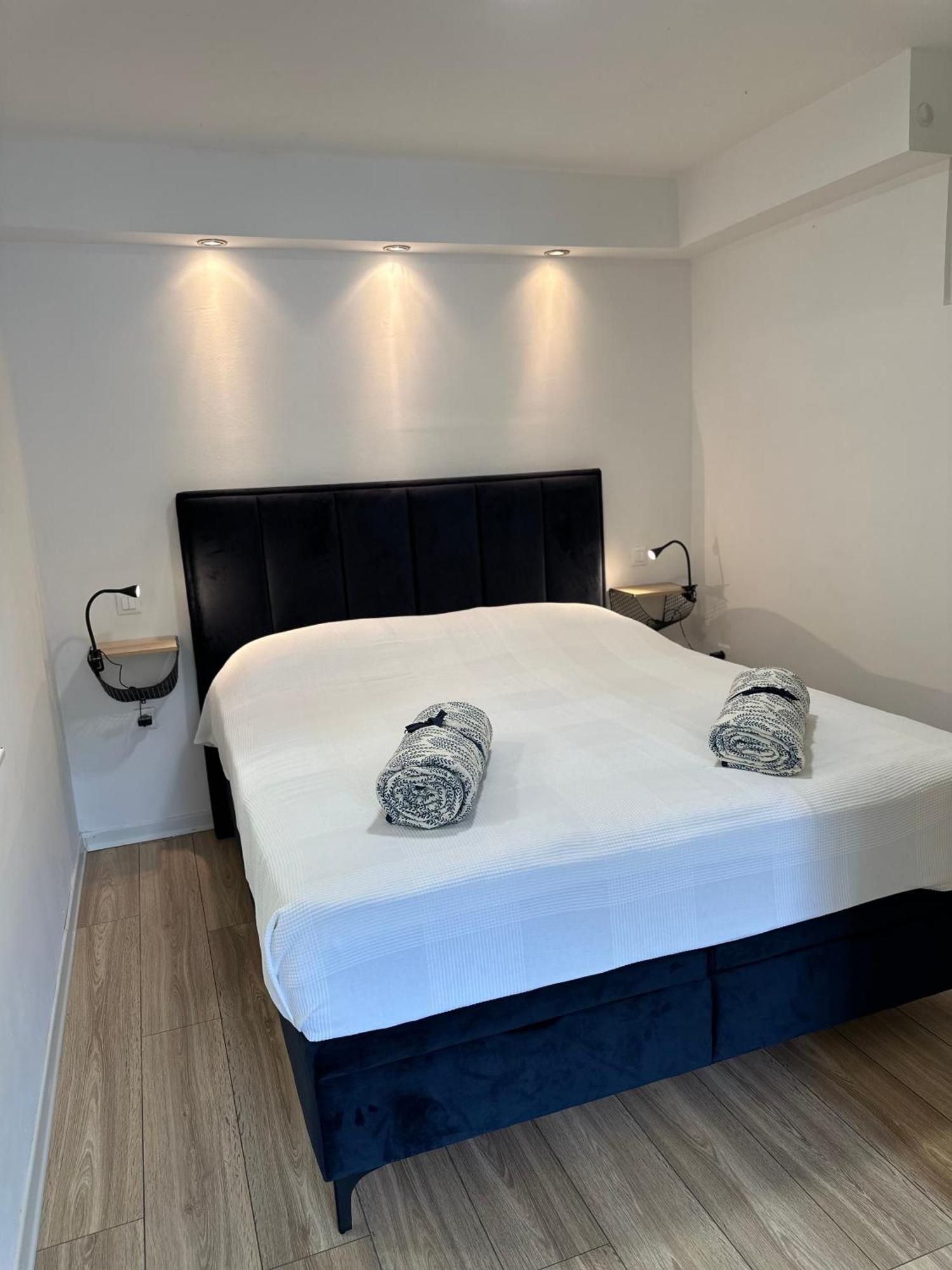 Villa Kos Rovinj Apartments Esterno foto